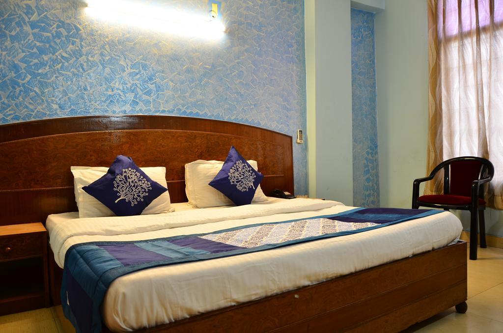 Airport Hotel Paradise International New Delhi Exteriör bild